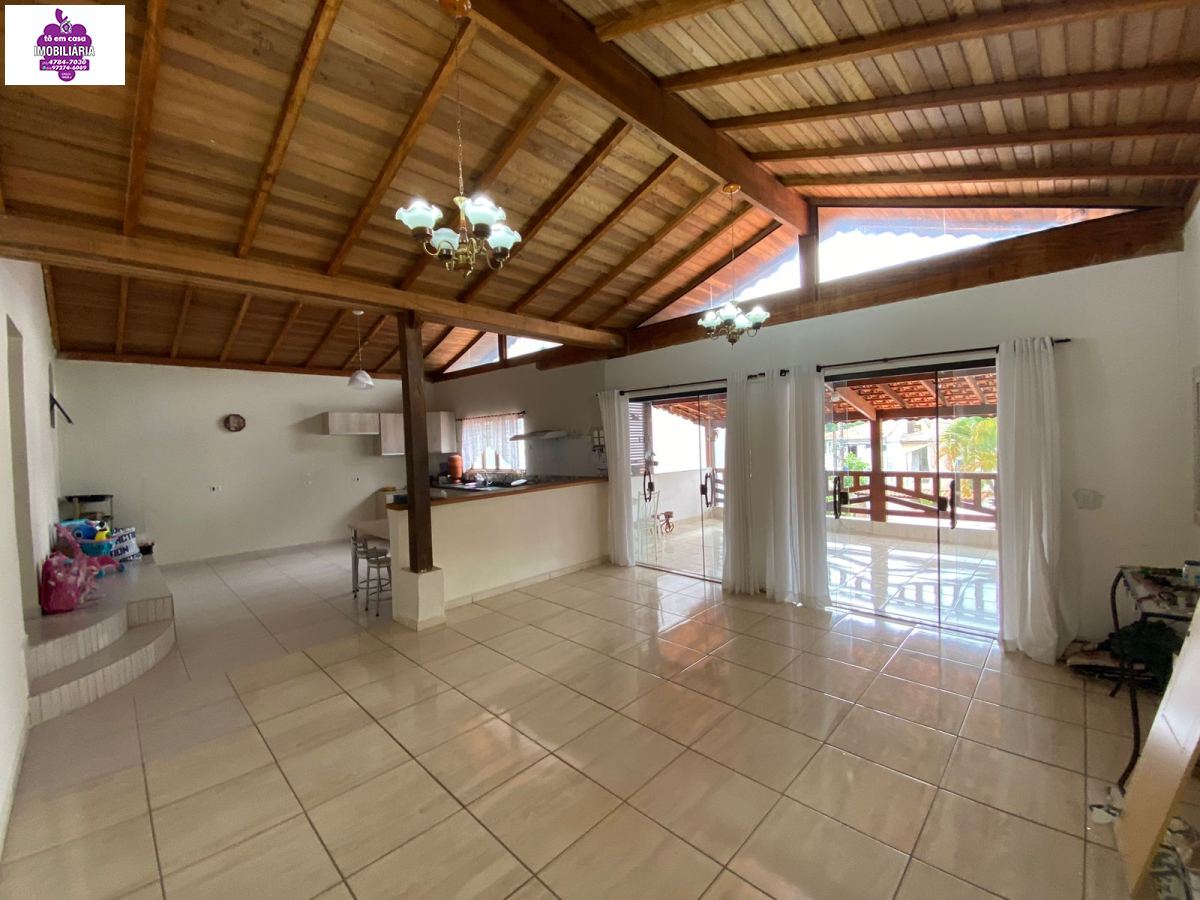Casa em Vila Mike, São Roque - Casa à Venda em Condomínio Fechado