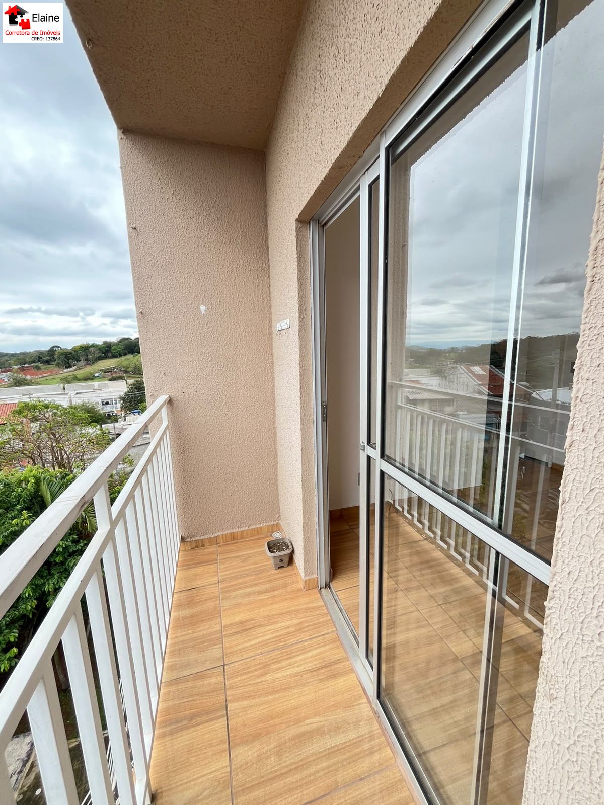 Apartamento em Recanto dos Eucaliptos, Mairinque - 2 Quartos com Varanda e Bela Vista