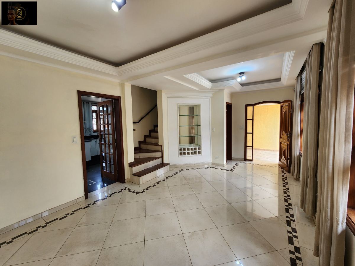 Casa em Jardim Brasil, São Roque - Sobrado à venda com 3 quartos - 276m²
