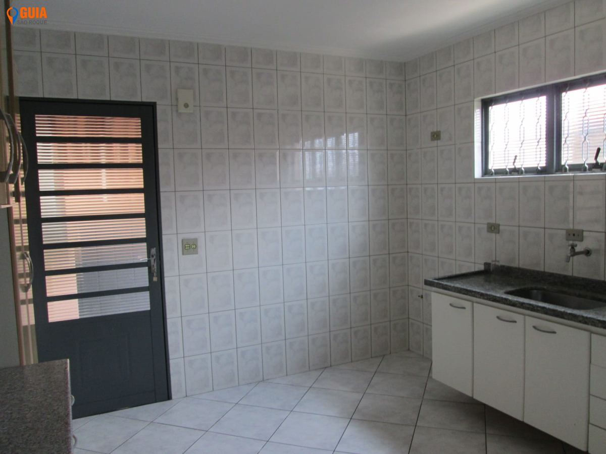 Casa em Vila Santo Antônio, São Roque - Sobrado no Santo Antonio