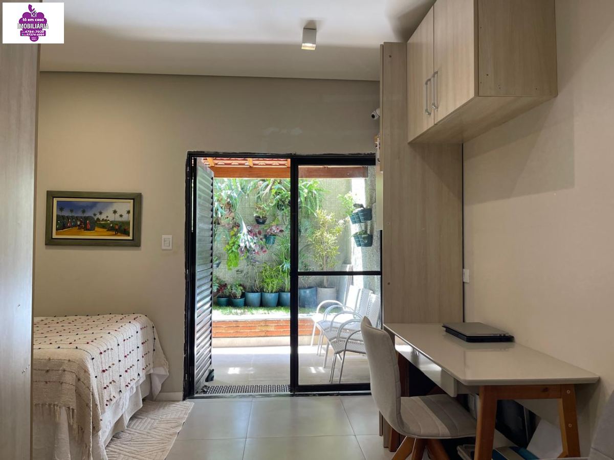 Apartamento em Esplanada Mendes Moraes, São Roque - Flat Charmoso com Quintal Privativo