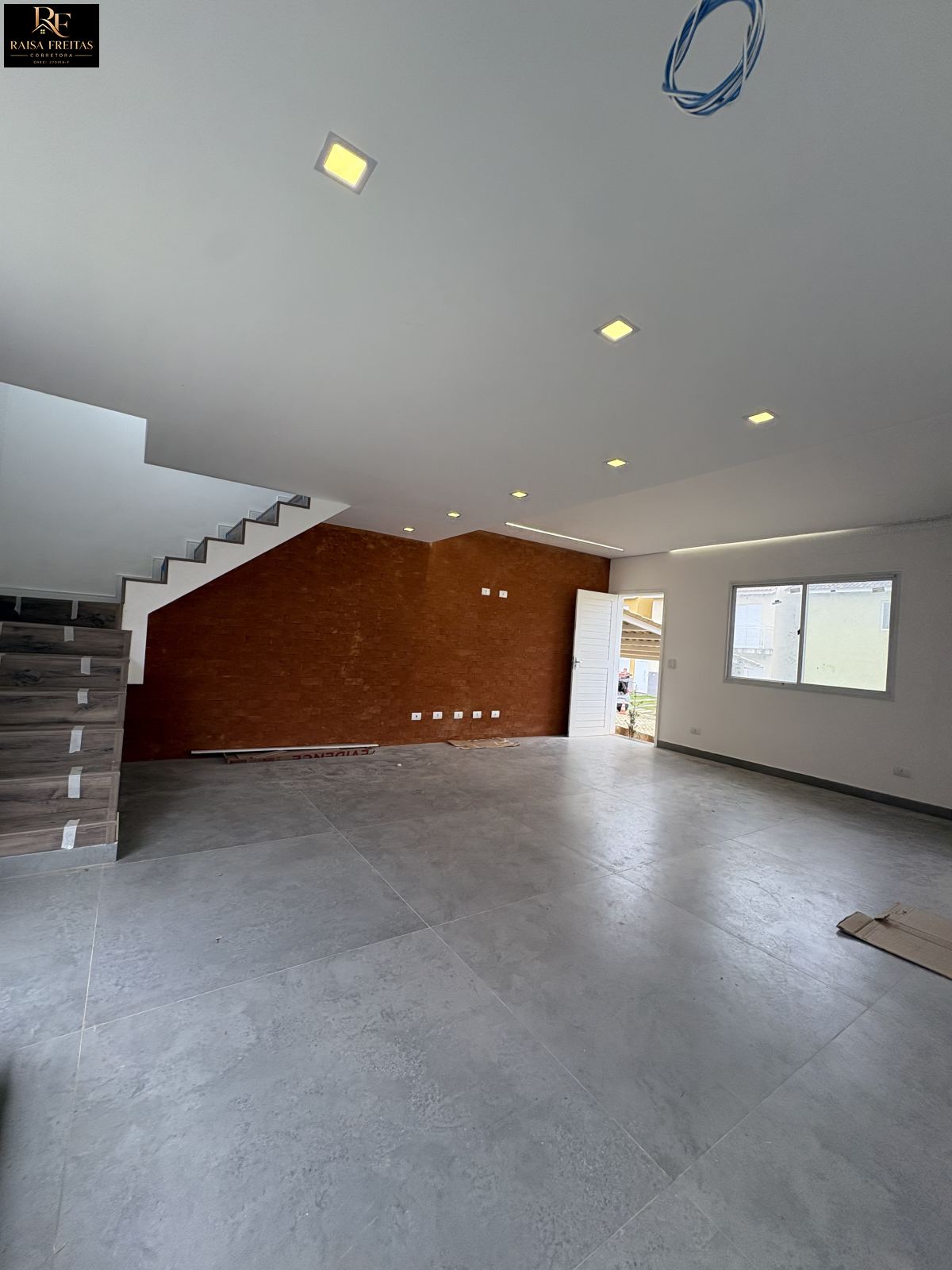 Casa em Vila Santo Antônio, São Roque - Casa ampla em condomínio