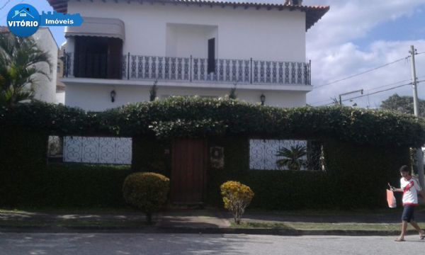 Casa em bairro nobre 