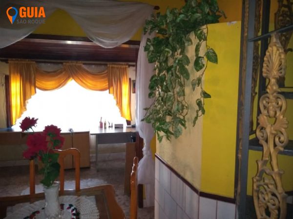 Vende-se Linda Casa em So Roque