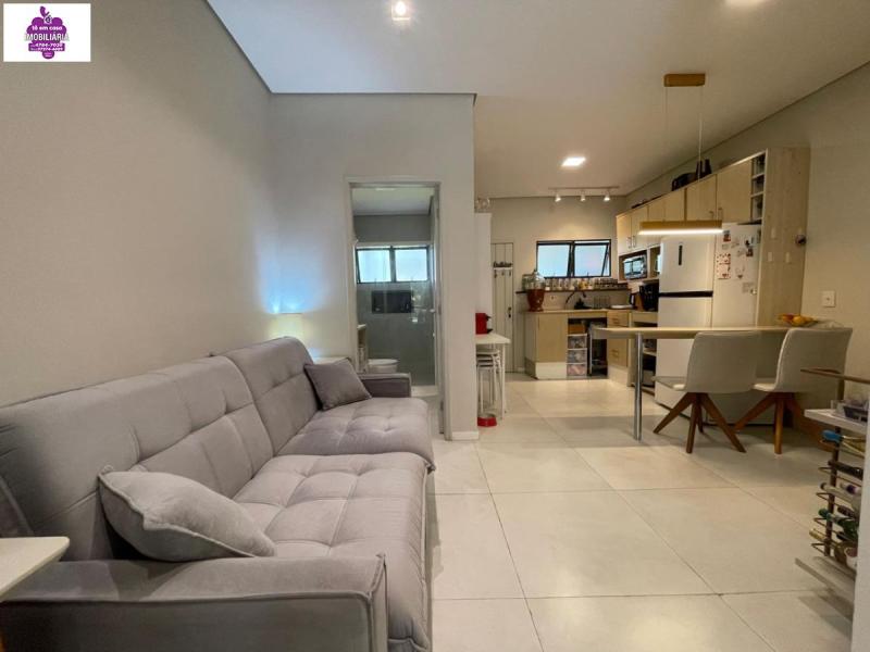 Apartamento em Esplanada Mendes Moraes, São Roque - Flat Charmoso com Quintal Privativo