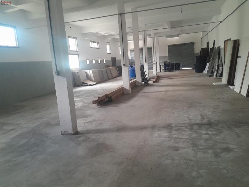 Comercial em Mailasqui, São Roque - Aluga-se Excelente Galpão de 350 m2.