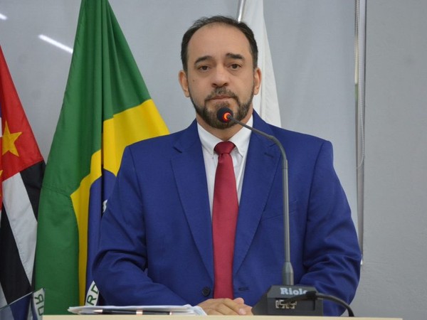 Wanderlei da Qualiser solicita à SABESP ampliação das redes de água e esgoto