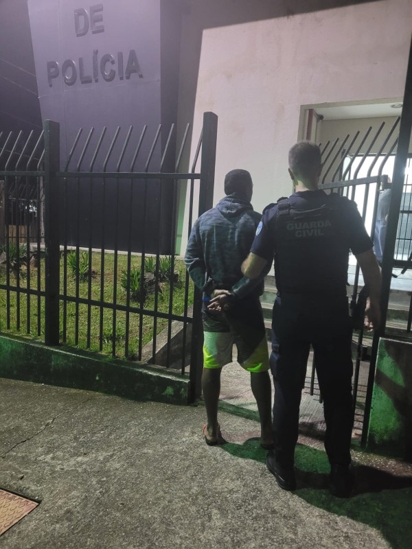 GCM captura procurado pela Justiça e atende ocorrência de violência doméstica em São Roque
